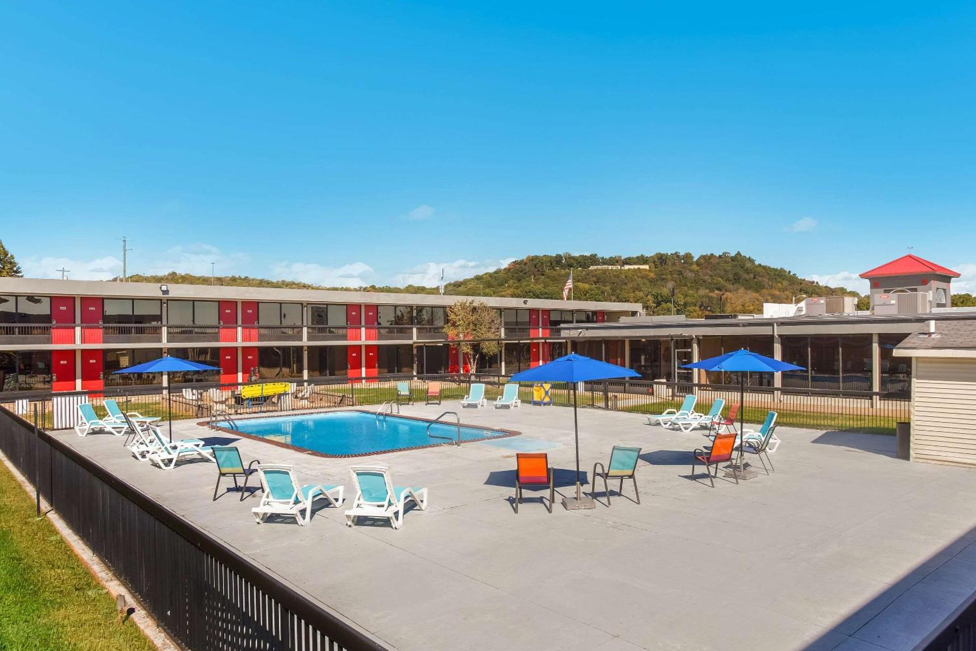 Econo Lodge Cave City Exterior photo